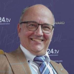 Speaker - Dr. med. Simon Feldhaus