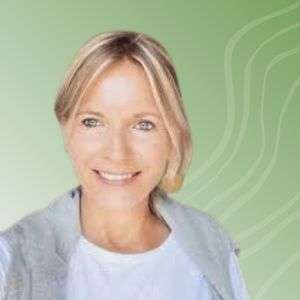 Speaker - Julia Bleser